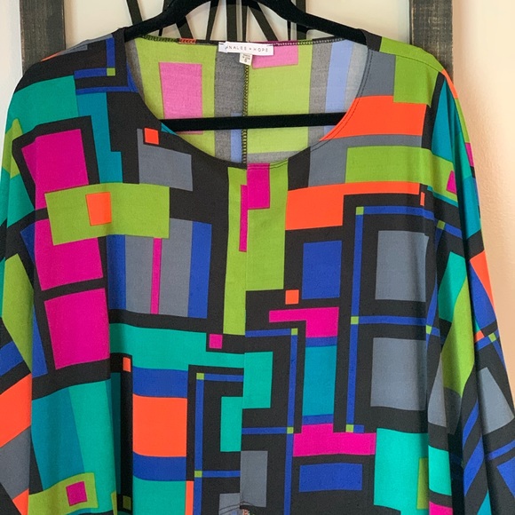 Annalee & Hope Retro Geometric Colorful Block Top - Picture 4 of 11